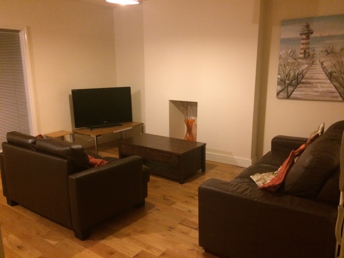 6D Waltons Parade Jones Cameron